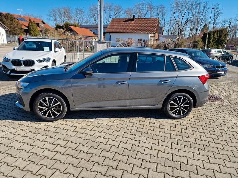Neu Skoda Scala Selection 116 PS (85 kW) 2025 Grau Kleinwagen
