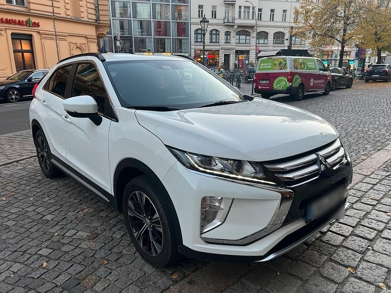 Weiß Gebraucht 2018 Mitsubishi Eclipse Cross SUV | 14.200 € (Fairer Preis) - Bild 1/4