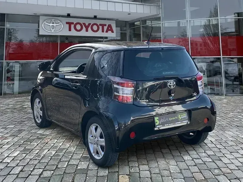 Second-hand Toyota iQ Basis 68 CP (50 kW) 2009 Negru Hatchback