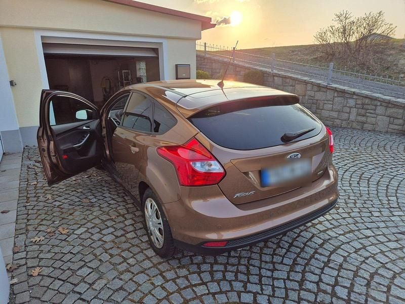 Gebraucht Ford Focus 125 PS (91 kW) 2013 Braun Limousine