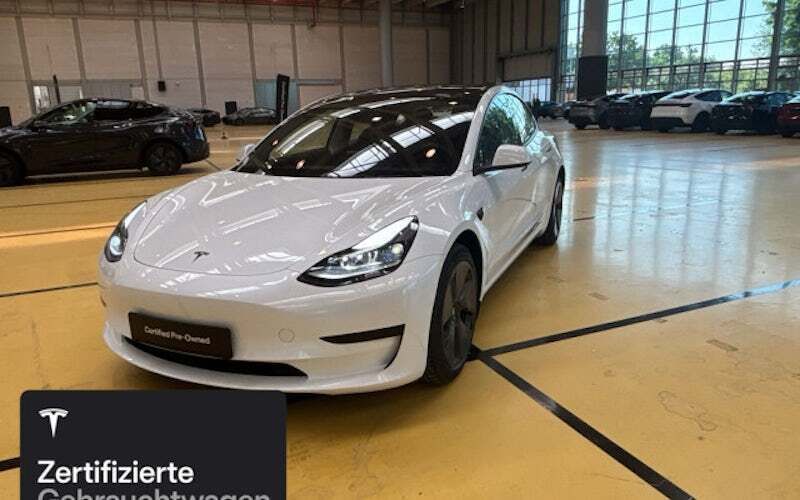 Weiß Gebraucht 2021 Tesla Model 3 Limousine | 26.200 € (Fairer Preis) - Bild 1/4