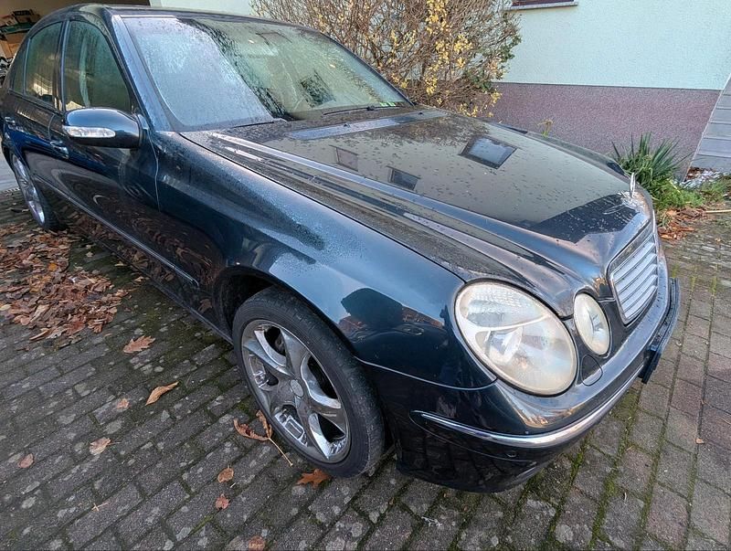 Gebraucht Mercedes E500 AMG 306 PS (225 kW) 2002 Blau Limousine
