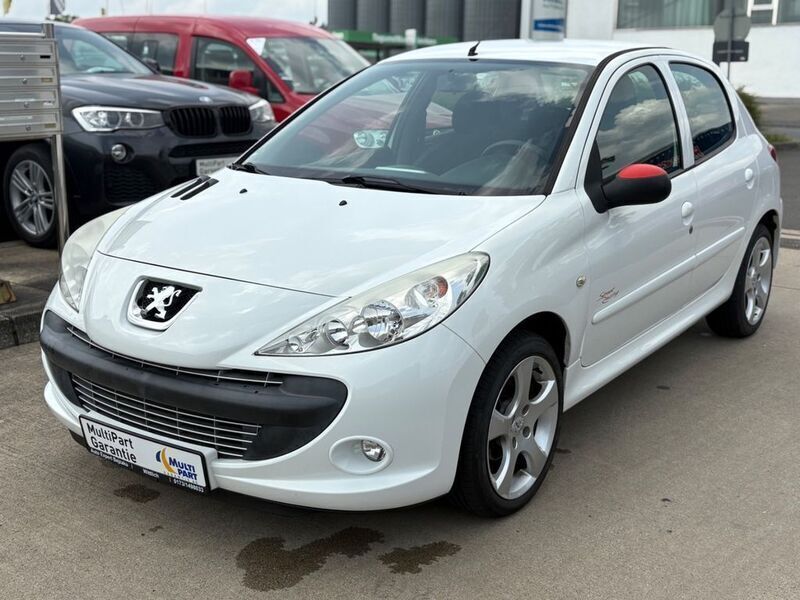 Weiß Gebraucht 2010 Peugeot 206+ Basis Kleinwagen | 4.900 € (Teuer) - Bild 1/4