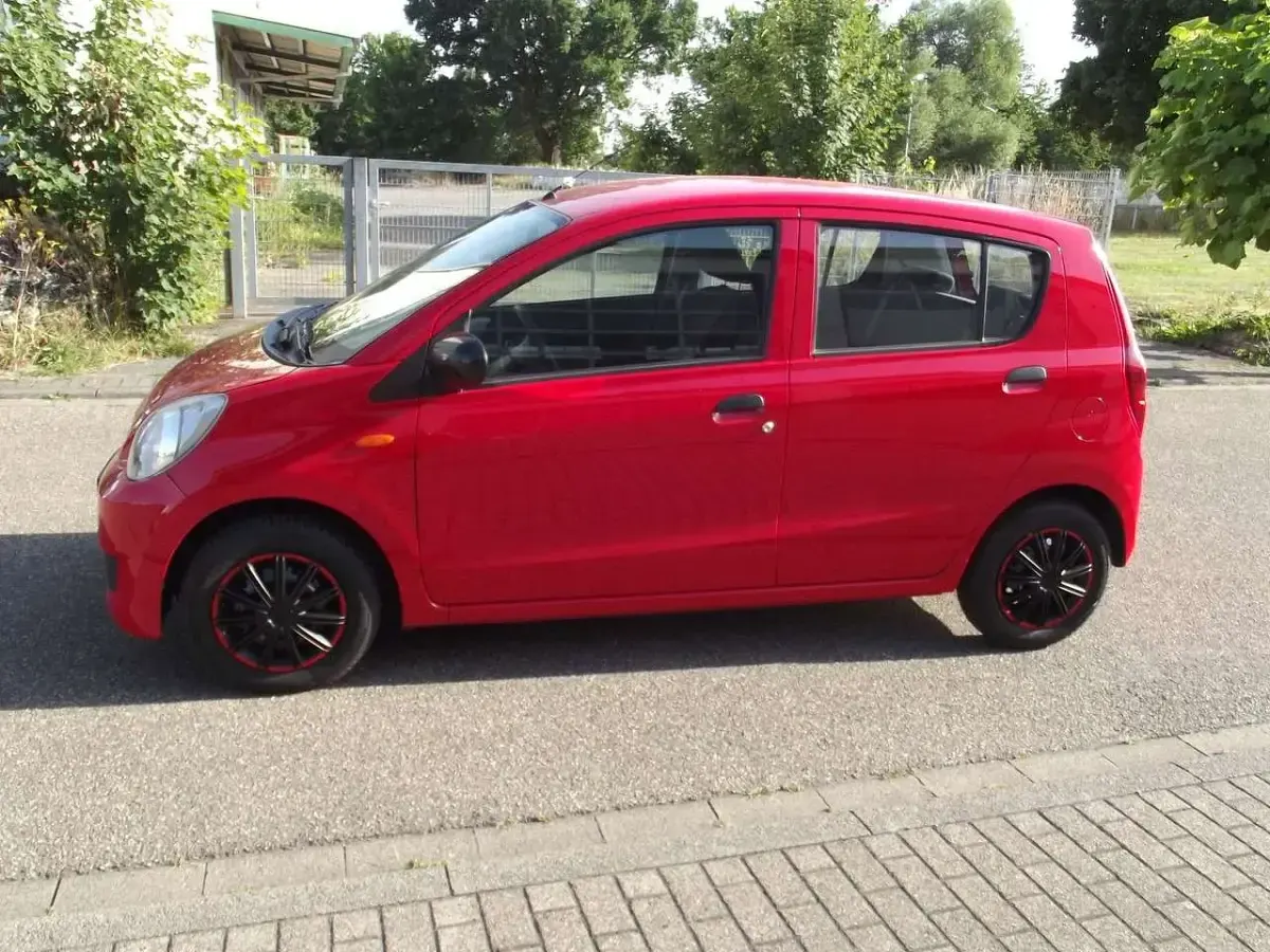 Gebraucht Daihatsu Cuore 69 PS (50 kW) 2008 Rot Kleinwagen
