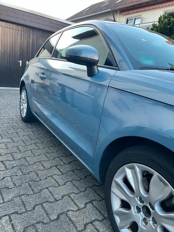 Gebraucht Audi A1 122 PS (89 kW) 2011 Blau Kleinwagen