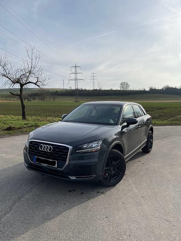 Gebraucht Audi Q2 116 PS (85 kW) 2019 Grau SUV
