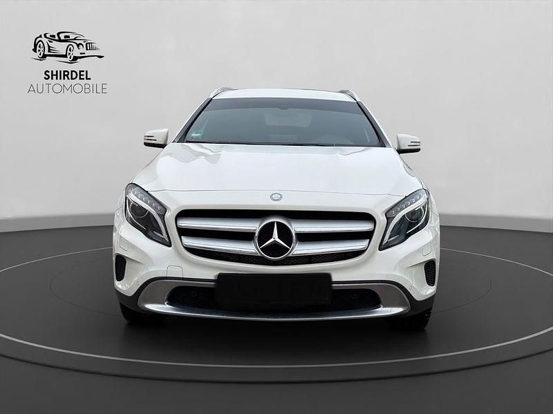 Gebraucht Mercedes GLA180 122 PS (89 kW) 2016 Weiß SUV