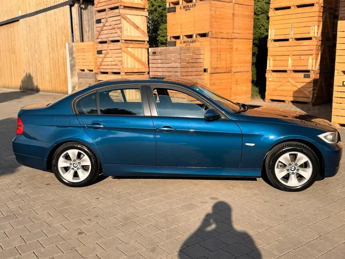 Gebraucht BMW 318 2006 Blau Limousine
