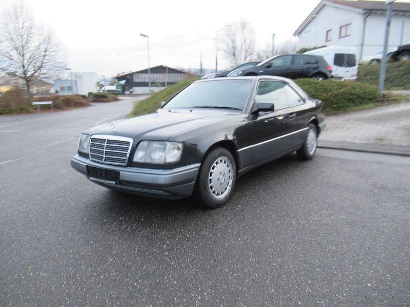 Grau Gebraucht 1996 Mercedes E220 Coupé | 8.900 € - Bild 1/4