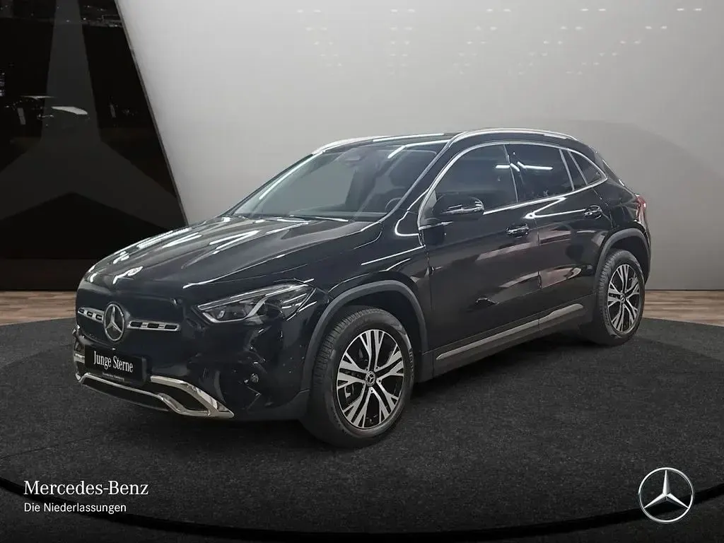 Gebraucht Mercedes GLA220 Progressive 190 PS (139 kW) 2025 Schwarz SUV