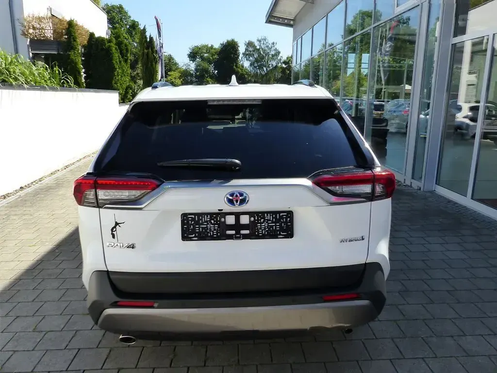 Gebraucht Toyota RAV4 Hybrid Team 218 PS (160 kW) 2021 Weiß 040 SUV