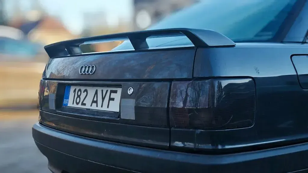 Gebraucht Audi 80 90 PS (66 kW) 1990 Schwarz Limousine