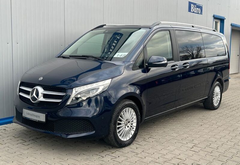 Blau Gebraucht 2019 Mercedes V300 Van / Kleinbus | 49.499 € (Teuer) - Bild 1/4