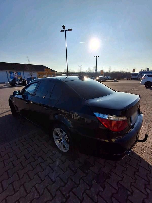 Second-hand BMW 525 196 CP (144 kW) 2009 Negru Berlinǎ