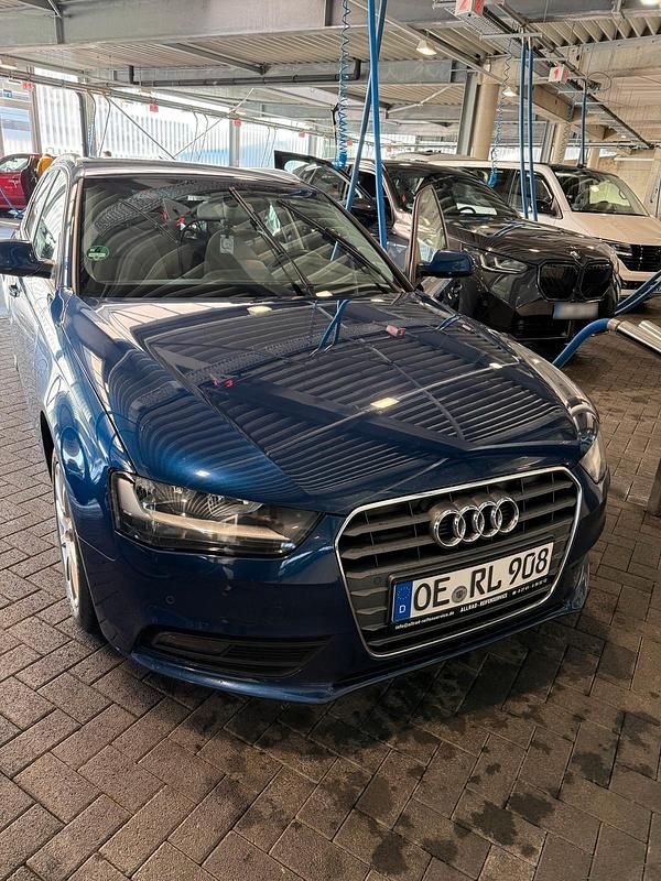 Gebraucht Audi A4 140 PS (102 kW) 2013 Blau Kombi