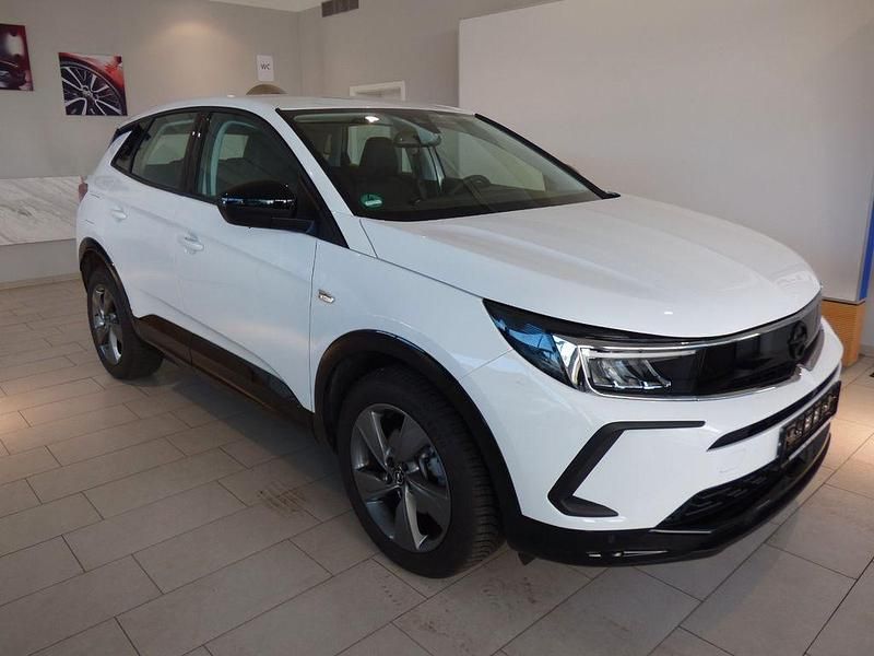 Weiß Gebraucht 2024 Opel Grandland X SUV | 22.400 € (Guter Preis) - Bild 1/4