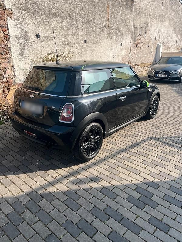 Gebraucht Mini ONE 97 PS (71 kW) 2013 Schwarz Kleinwagen