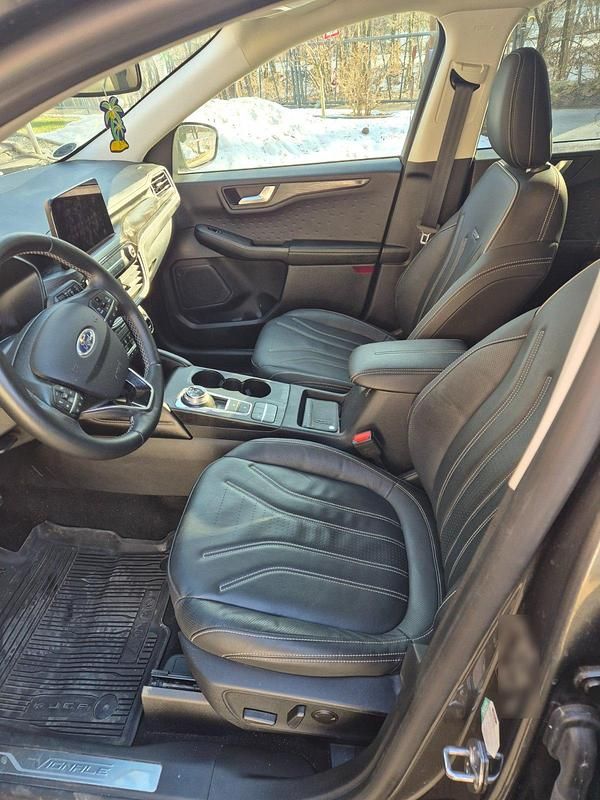 Gebraucht Ford Kuga Vignale 224 PS (164 kW) 2021 Grau SUV