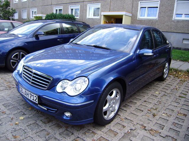 Gebraucht Mercedes C180 143 PS (105 kW) 2006 Blau Limousine