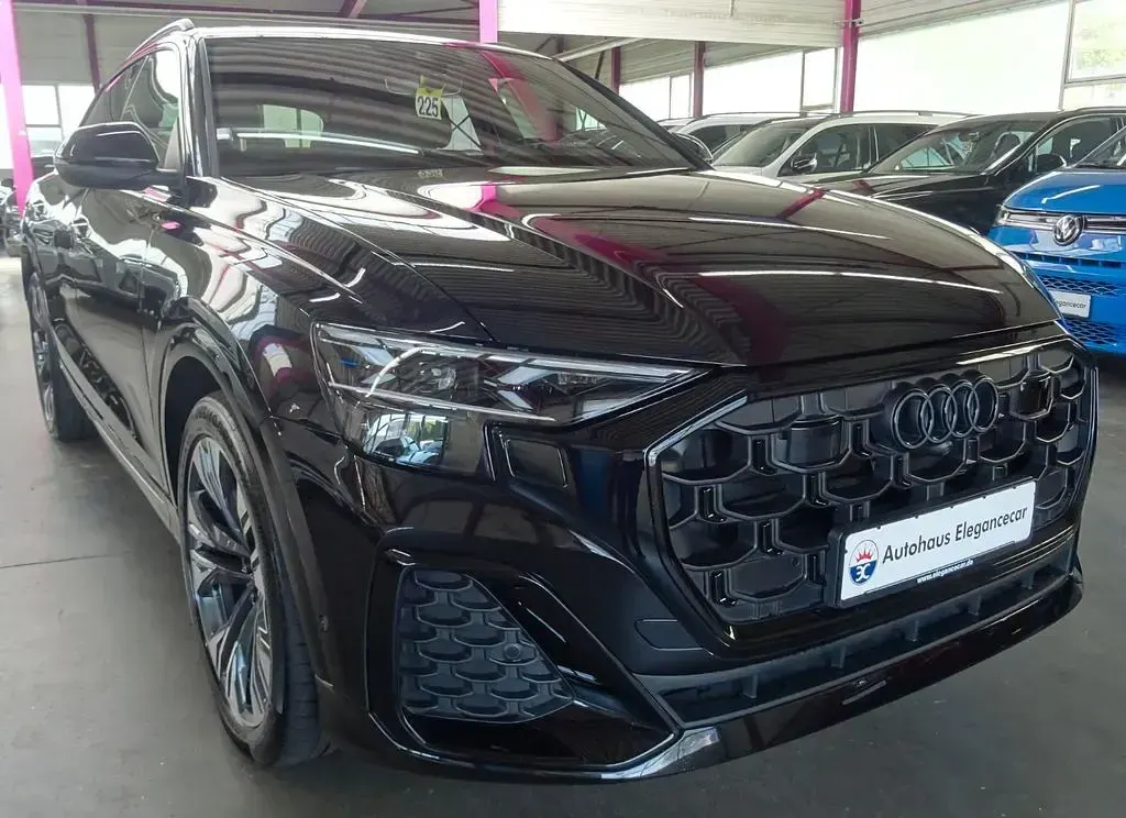 Gebraucht Audi Q8 S-Line 286 PS (210 kW) 2024 Schwarz SUV