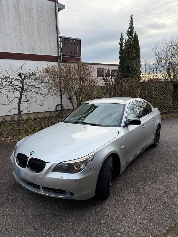 Gebraucht BMW 530 231 PS (169 kW) 2004 Silber Limousine