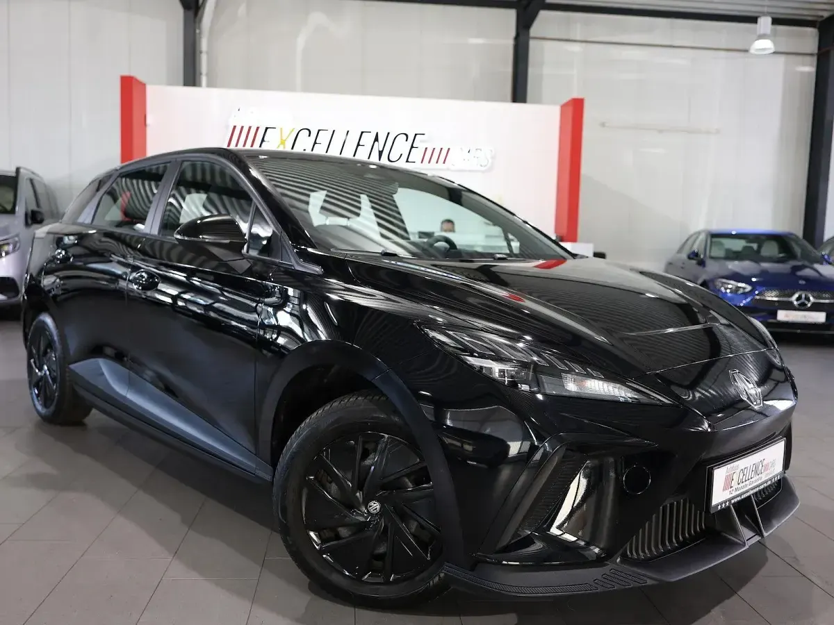 Używany MG MG4 EV 125 kW (170 KM) 2022 Czarny Hatchback