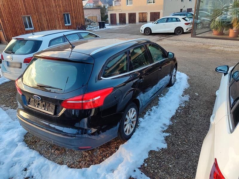 Gebraucht Ford Focus Titanium 120 PS (88 kW) 2017 Schwarz Kombi