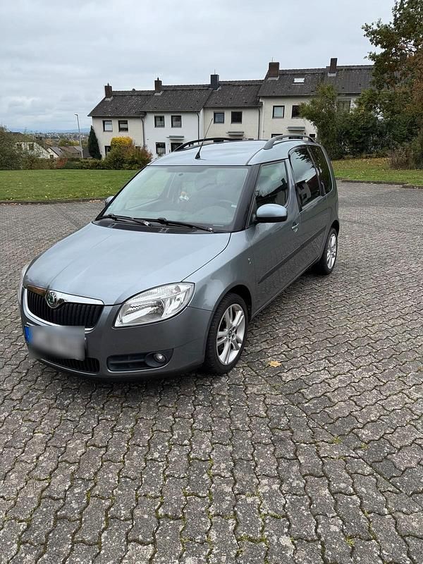 Grau Gebraucht 2010 Skoda Roomster Kombi | 3.290 € (Superpreis) - Bild 1/4