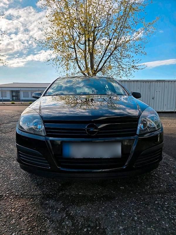 Second-hand Opel Astra 105 CP (77 kW) 2008 Negru Hatchback
