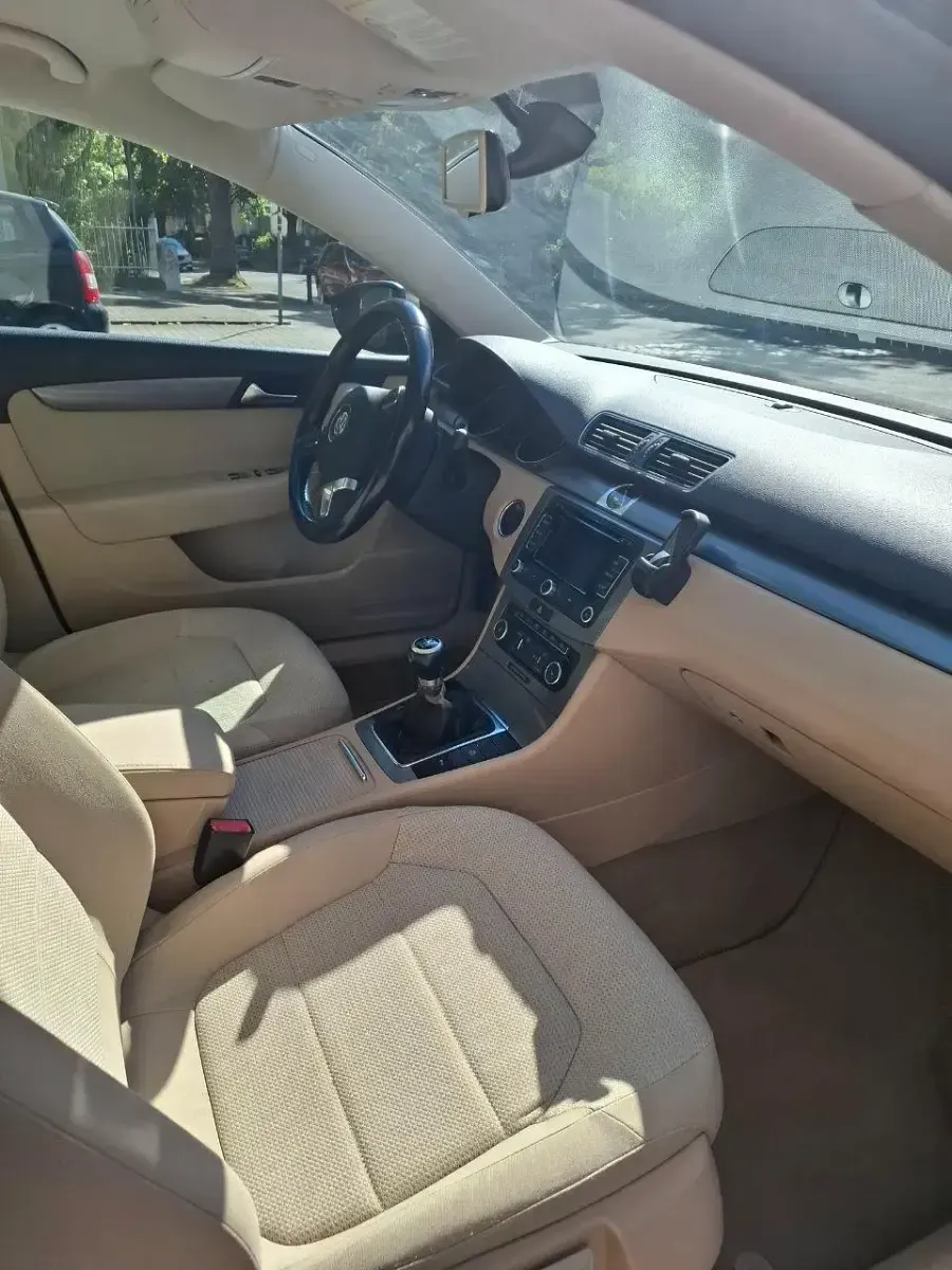Gebraucht VW Passat 144 PS (105 kW) 2010 Beige Limousine