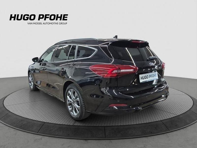 Gebraucht Ford Focus ST-Line X 125 PS (91 kW) 2023 Agate black metallic Kombi