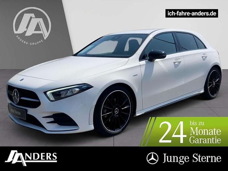 Polarweiss Gebraucht 2022 Mercedes A200 AMG Limousine | 27.724 € (Guter Preis) - Bild 1/3