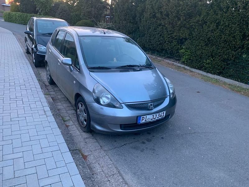 Silber Gebraucht 2006 Honda Jazz Cool Kleinwagen | 3.399 € (Etwas zu teuer) - Bild 1/1