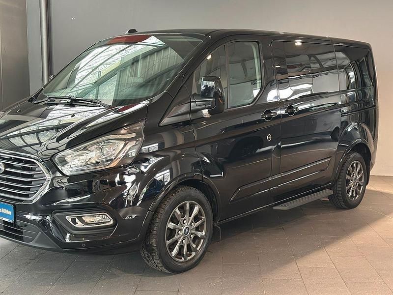 Gebraucht Ford Tourneo Titanium 185 PS (136 kW) 2019 Schwarz Van / Kleinbus