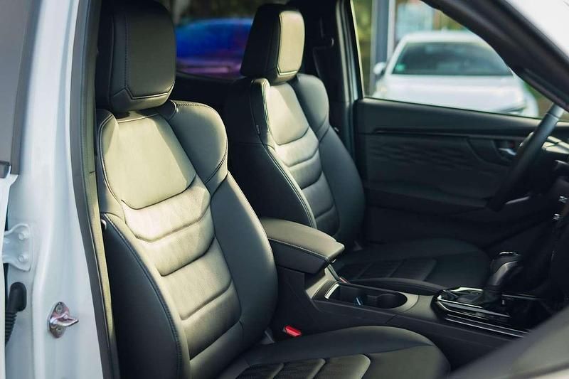 Neu Isuzu D-Max 163 PS (119 kW) 2025 Onyx black metallic Van / Kleinbus