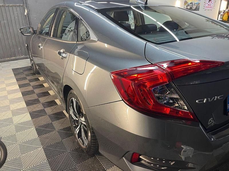 Gebraucht Honda Civic Sport Plus 182 PS (133 kW) 2019 Silber Limousine