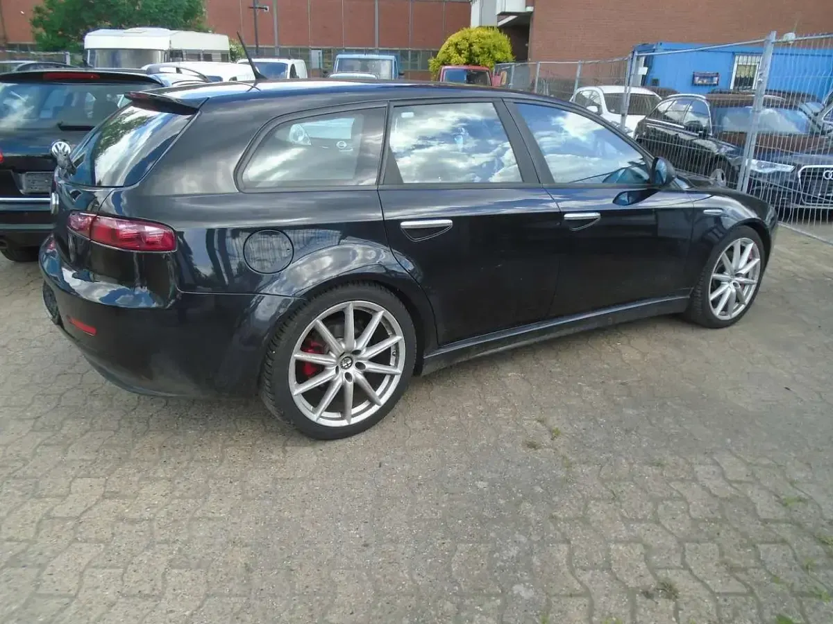 Gebraucht Alfa Romeo 159 170 PS (125 kW) 2010 Schwarz Kombi