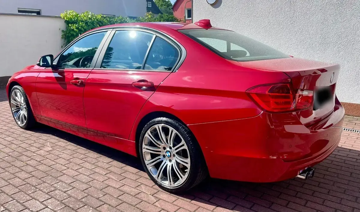 Gebraucht BMW 328 245 PS (180 kW) 2014 Rot Limousine