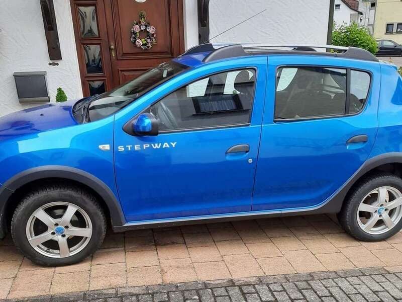 Blau Gebraucht 2015 Dacia Sandero Prestige Kleinwagen | 6.500 € (Fairer Preis) - Bild 1/1