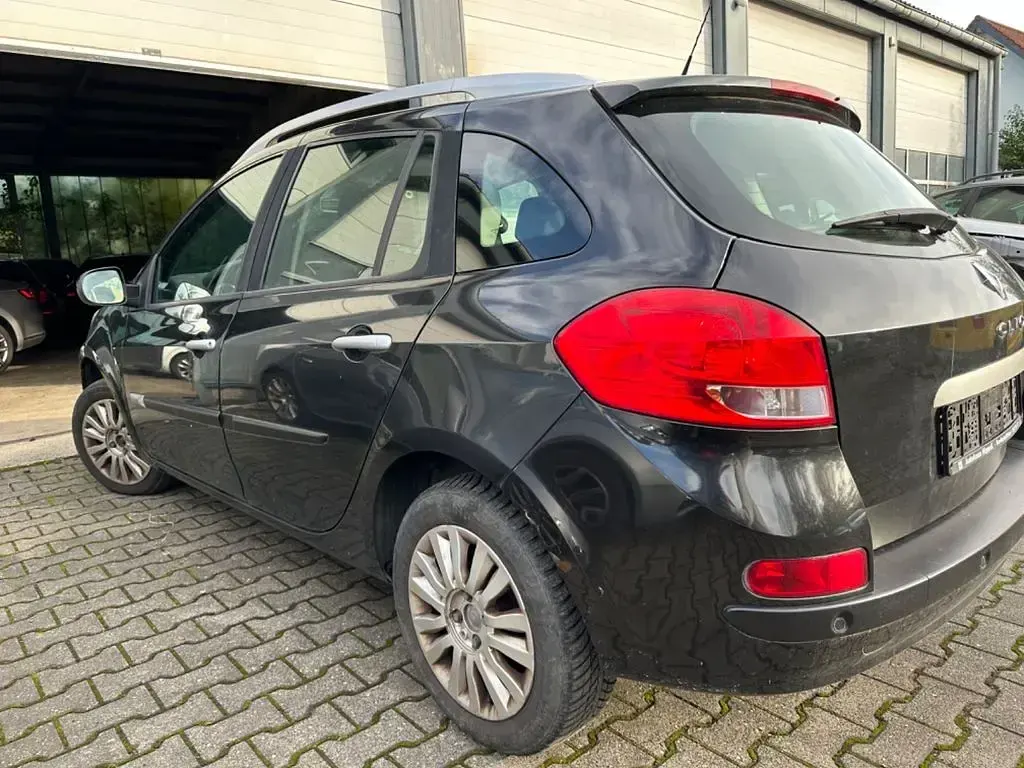 Gebraucht Renault Clio Dynamique 101 PS (74 kW) 2010 Schwarz Limousine