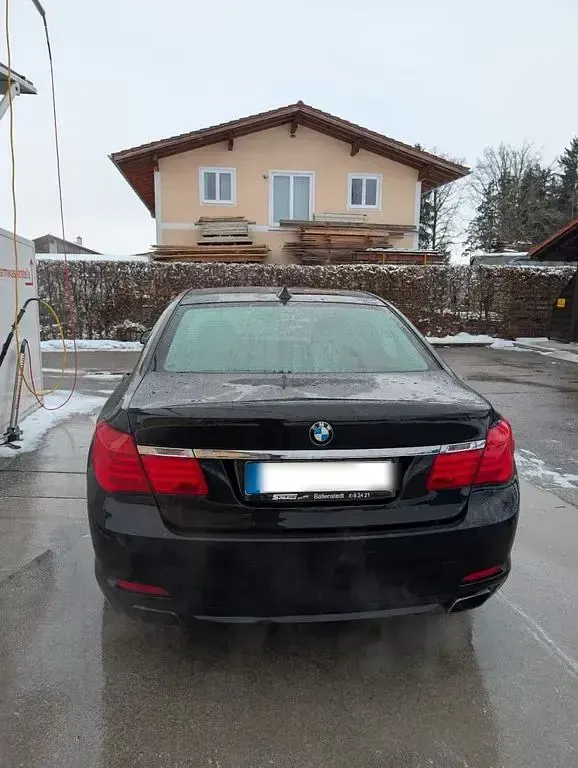 Gebraucht BMW 750 465 PS (342 kW) 2010 Schwarz Limousine