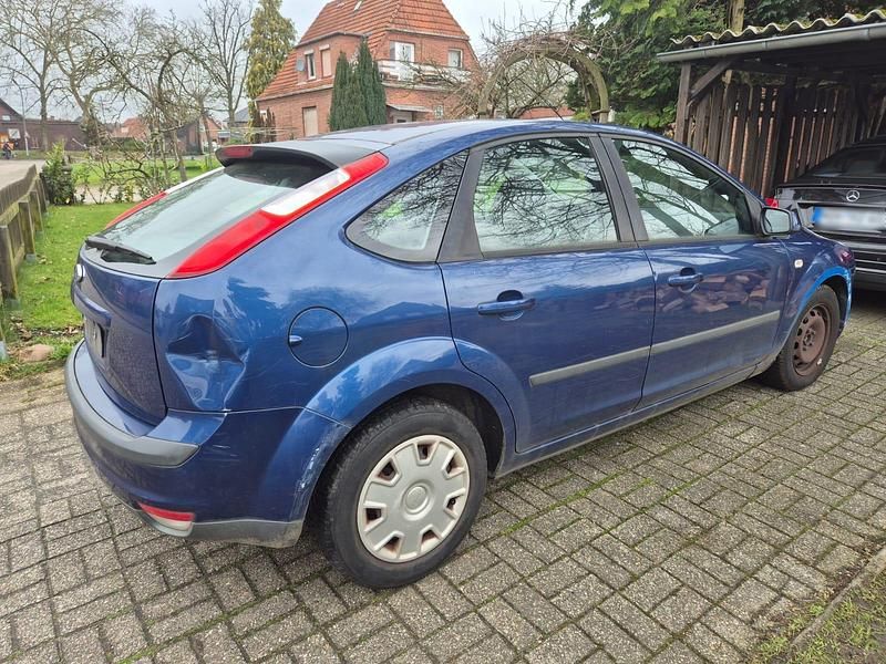Gebraucht Ford Focus 105 PS (77 kW) 2007 Blau Limousine