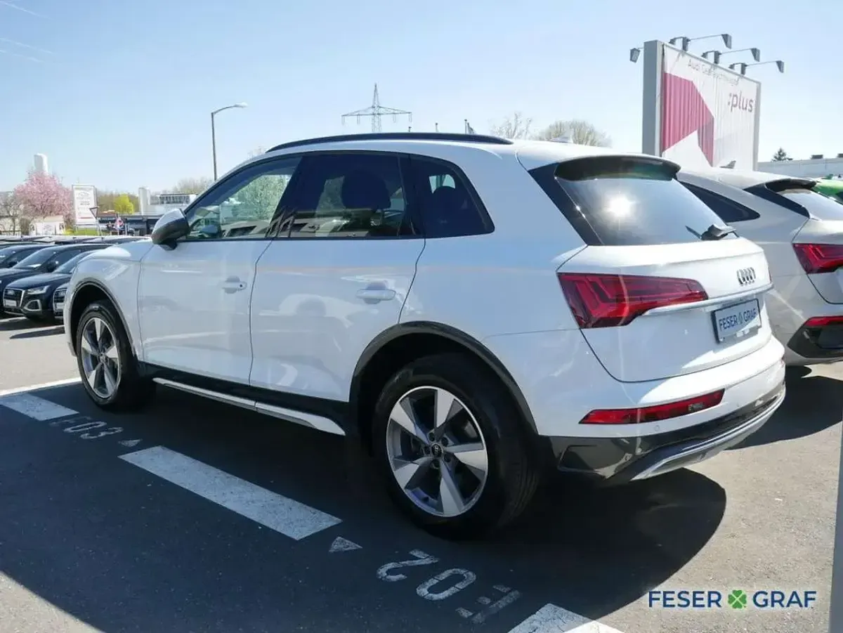 Gebraucht Audi Q5 Advanced 204 PS (150 kW) 2023 Gletscherweiß SUV