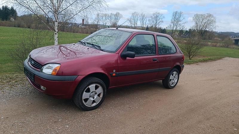 Gebraucht Ford Fiesta 75 PS (55 kW) 2001 Rot Kleinwagen