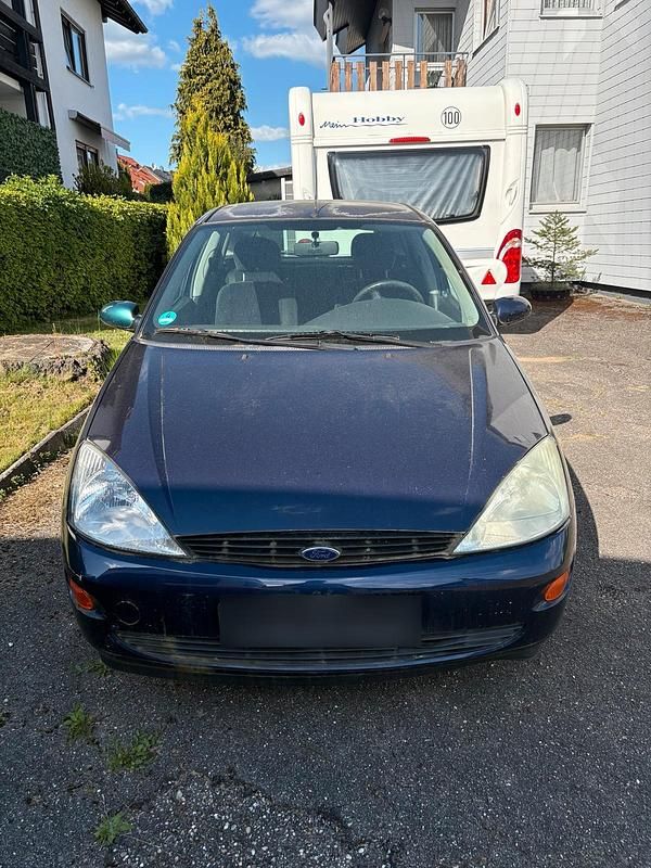 Usado Ford Focus 100 HP (73 kW) 2000 Azul Citadino
