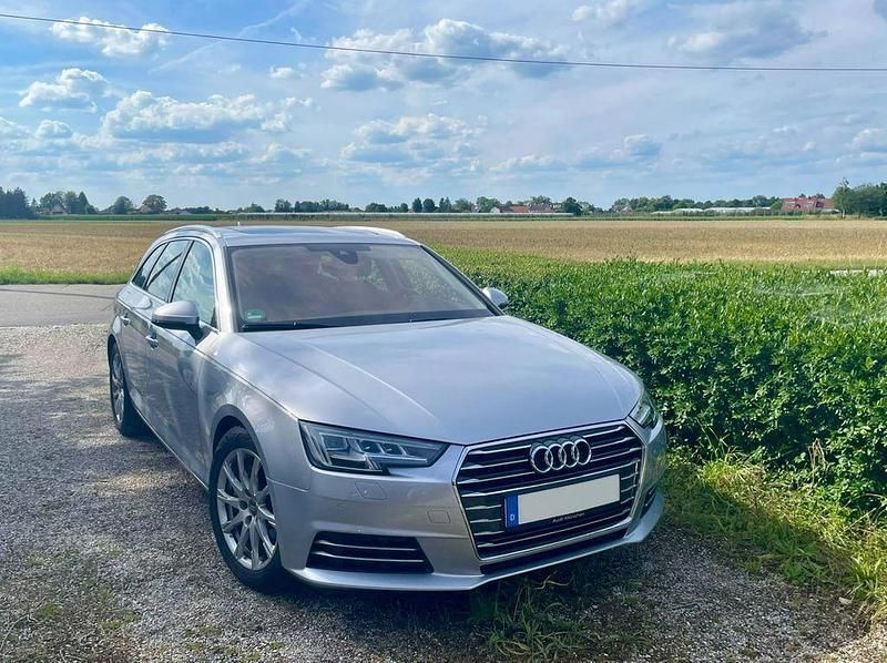 Silber Gebraucht 2017 Audi A4 Ambiente Kombi | 13.900 € (Superpreis) - Bild 1/4
