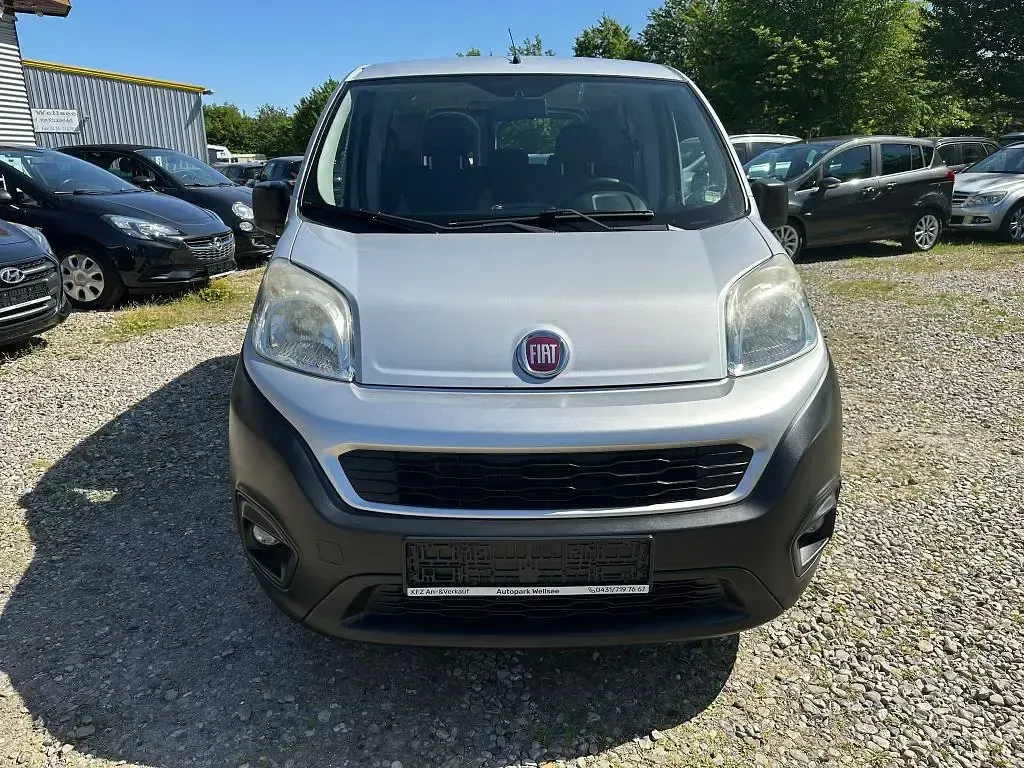 Gebraucht Fiat Fiorino 80 PS (58 kW) 2016 Silber Van / Kleinbus