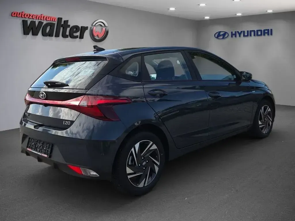 Gebraucht Hyundai i20 Trend 101 PS (74 kW) 2022 Blau Kleinwagen