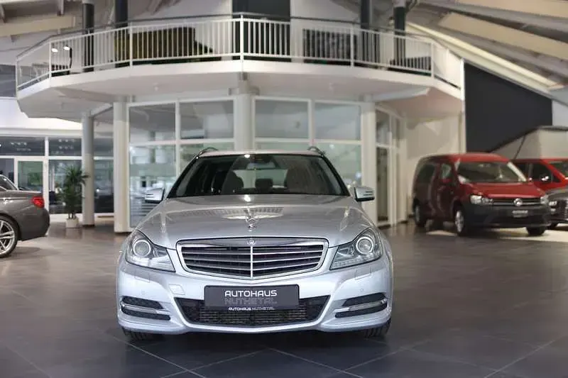 Second-hand Mercedes C200 136 CP (100 kW) 2014 Argintiu Break