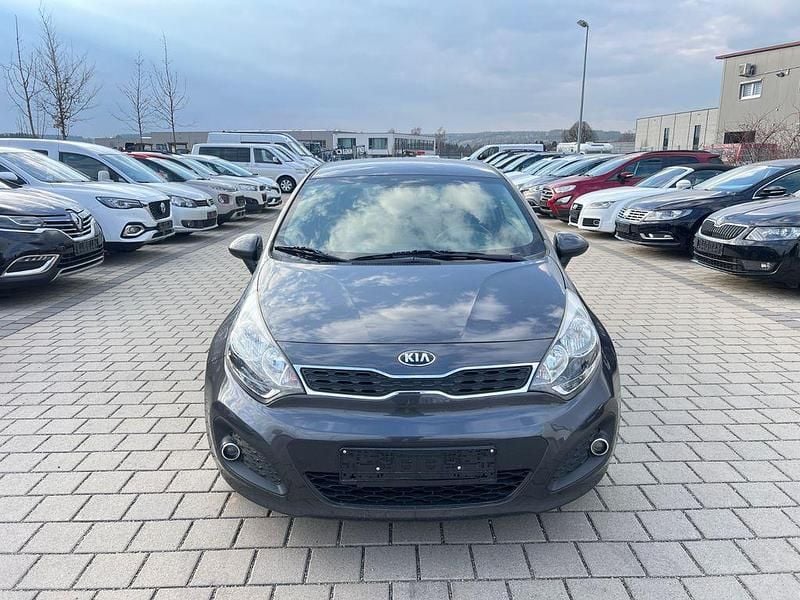 Gebraucht Kia Rio FIFA World Cup Edition 86 PS (63 kW) 2014 Grau Kleinwagen